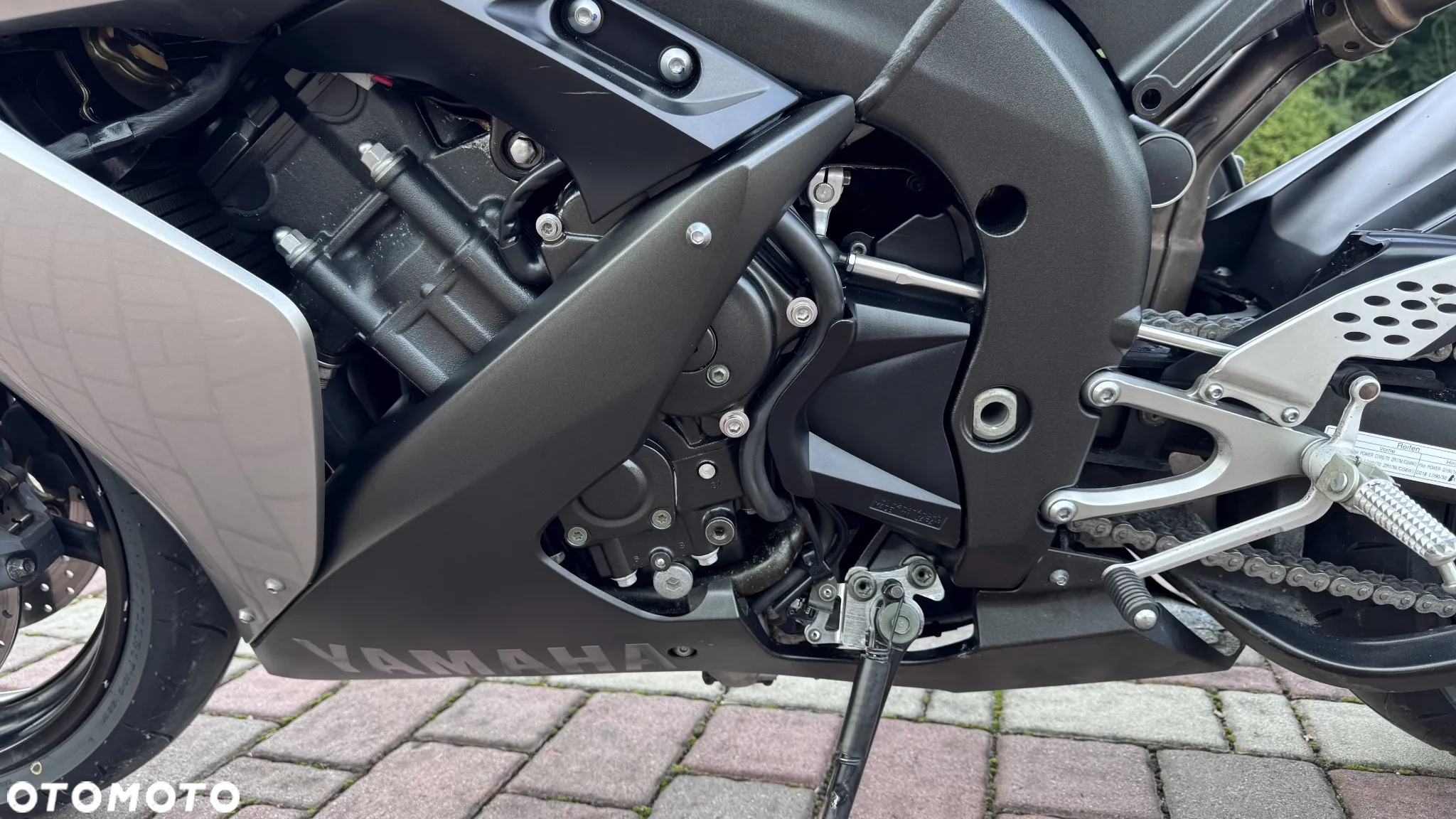 Yamaha R1 - 21
