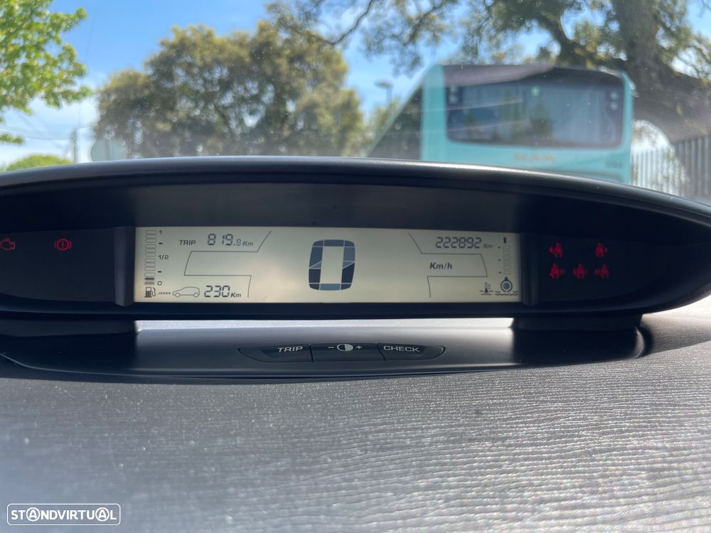 Citroën C4 1.6 HDi 110 VTR Pack - 7