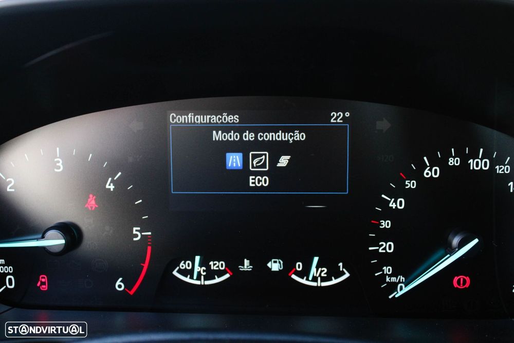 Ford Focus 1.5 TDCi EcoBlue Titanium - 50