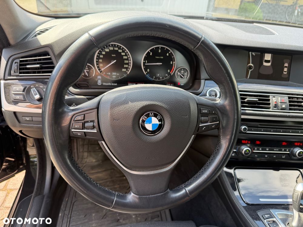 BMW Seria 5 520d - 30