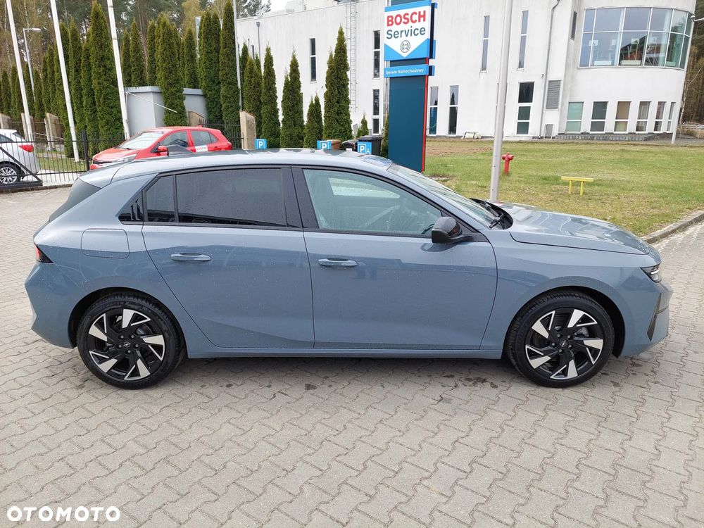 Opel Astra 1.2 T mHEV Business Edition S&S eDTC - 14