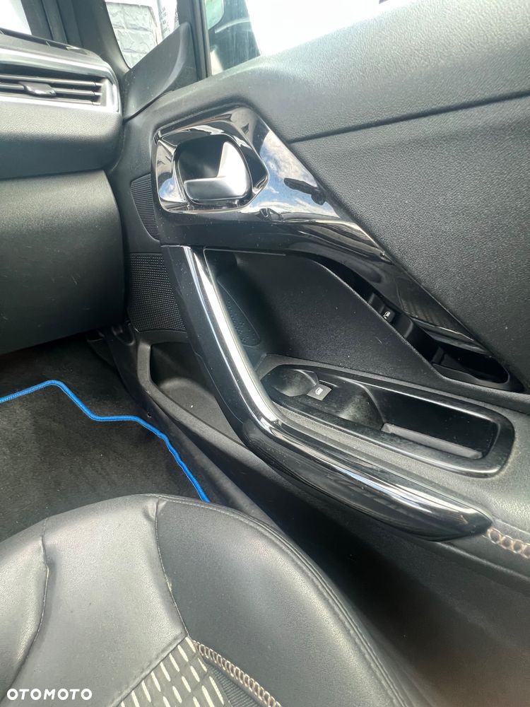 Peugeot 208 1.6 e-HDi Active STT - 12