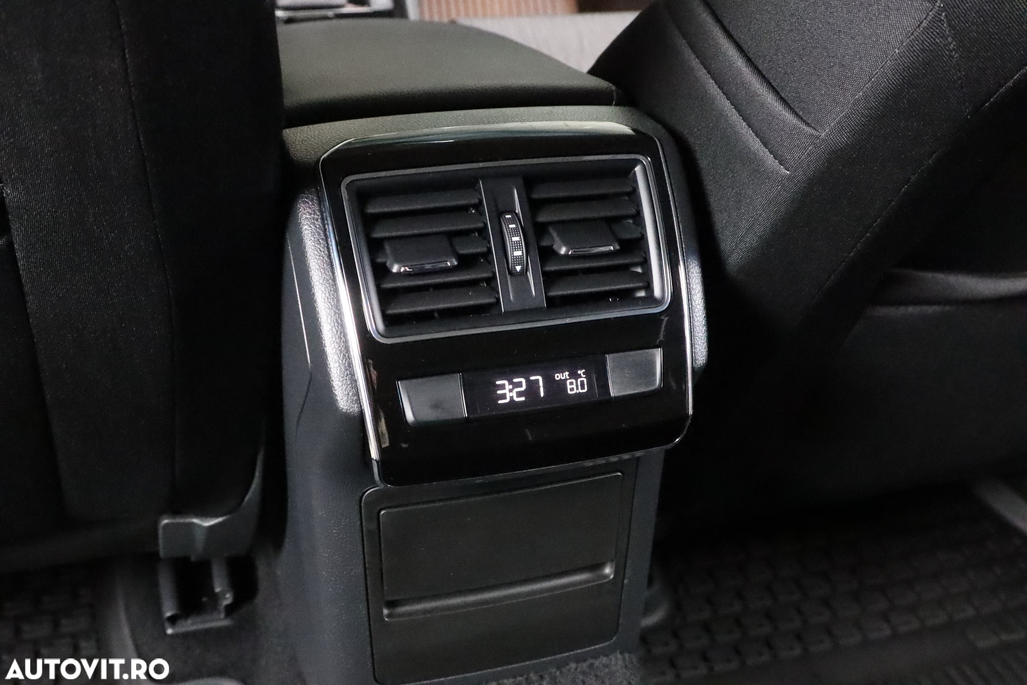 Skoda Superb 2.0 TDI DSG Style - 31