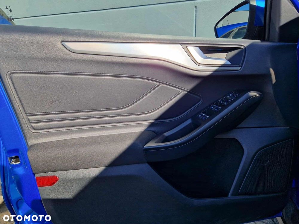 Ford Focus SW 1.0 EcoBoost mHEV Titanium X - 21