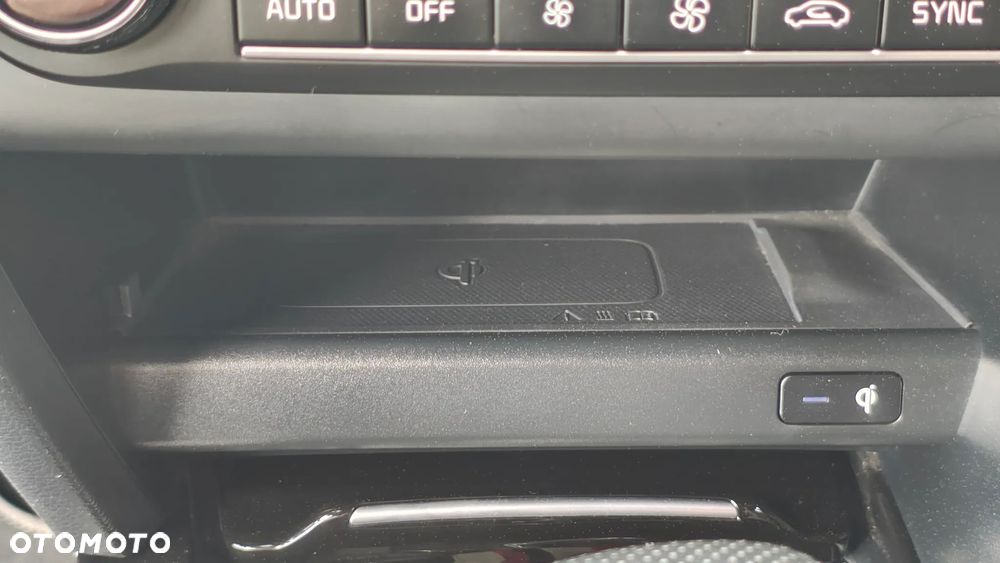 Kia Ceed 1.5 T-GDI MHEV GT-Line - 33