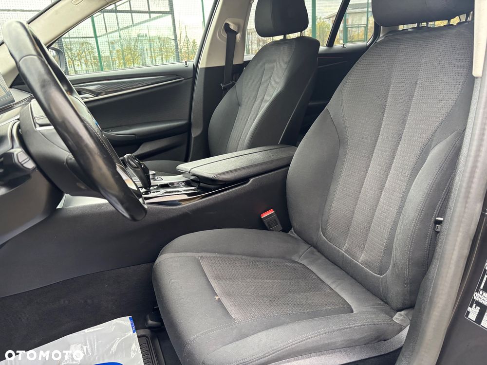 BMW Seria 5 520d mHEV - 15