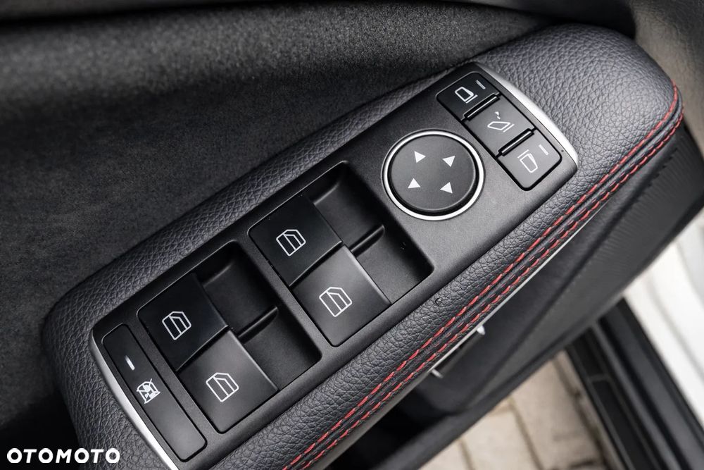 Mercedes-Benz GLA 250 4-Matic AMG Line - 25