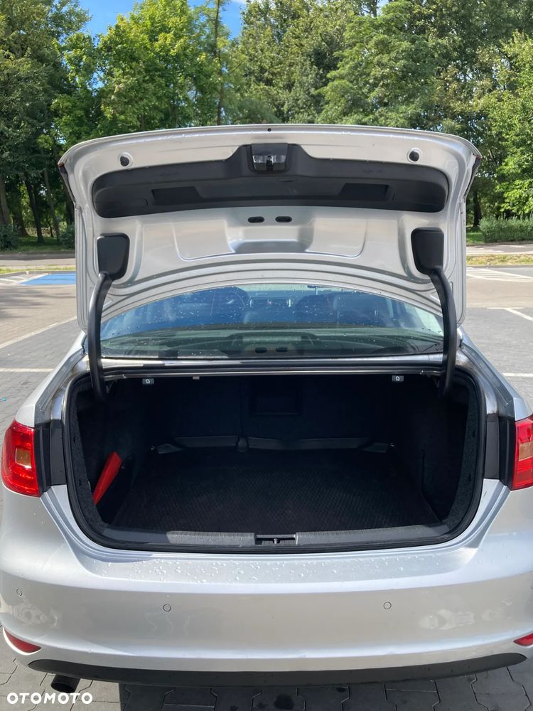Volkswagen Jetta 1.2 TSI Comfortline - 27