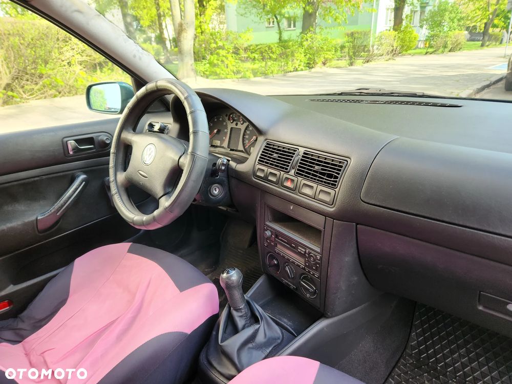 Volkswagen Golf 1.6 Comfortline - 11