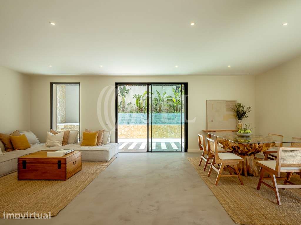 Moradia T3+1 com jardim, piscina e garagem, no Estoril - Grande imagem: 4/45