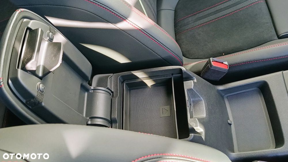 Ford Kuga 2.5 FHEV FWD ST-Line X - 33