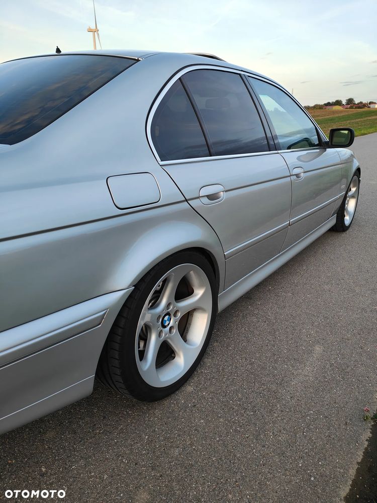 BMW Seria 5 525d - 9