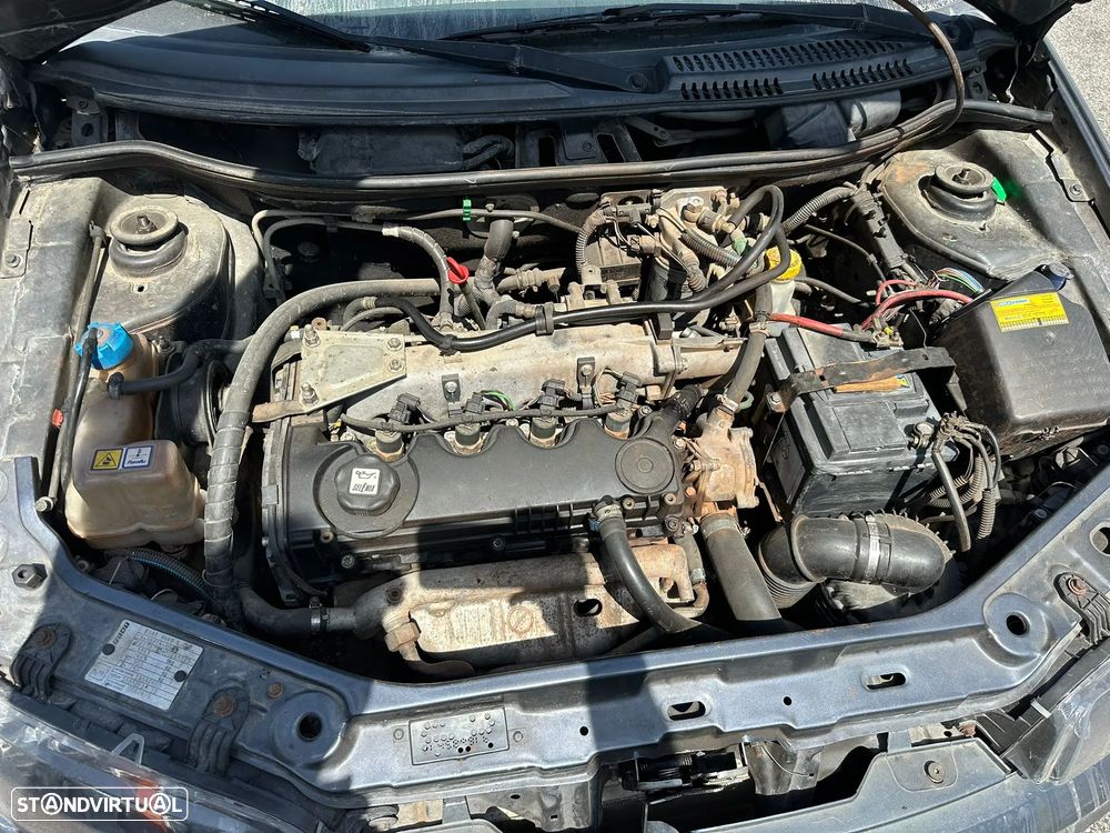 Fiat Punto 1.9 JTD 80 de 1999 para peças - 6