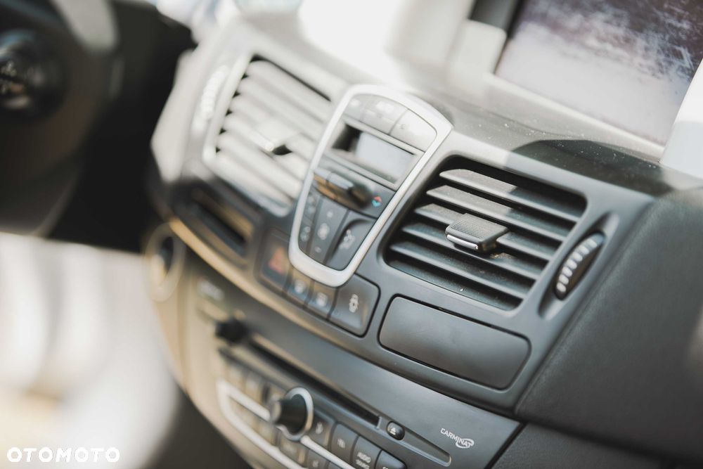 Renault Laguna dCi 110 FAP Bose Edition - 13