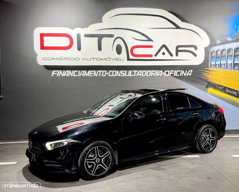 Mercedes-Benz A 250 Limousine e AMG Line - 2