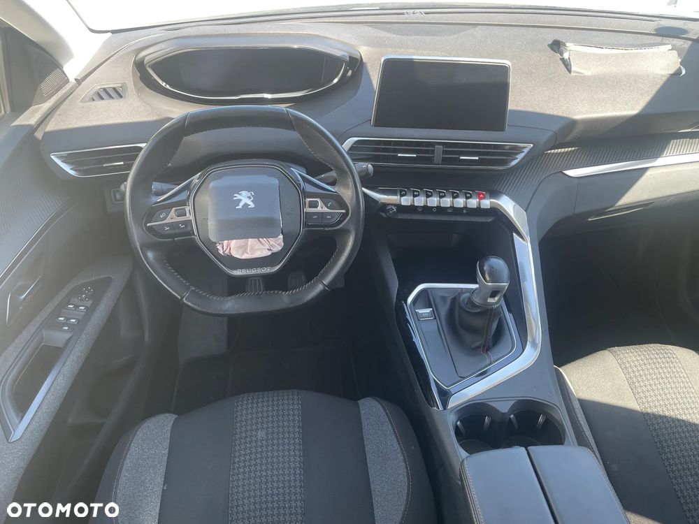 Peugeot 3008 1.5 BlueHDi Active S&S - 11