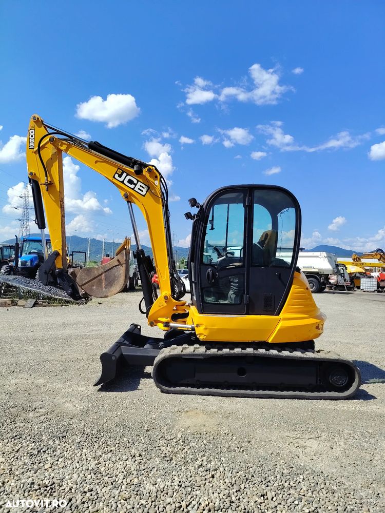 JCB 8065 - 1