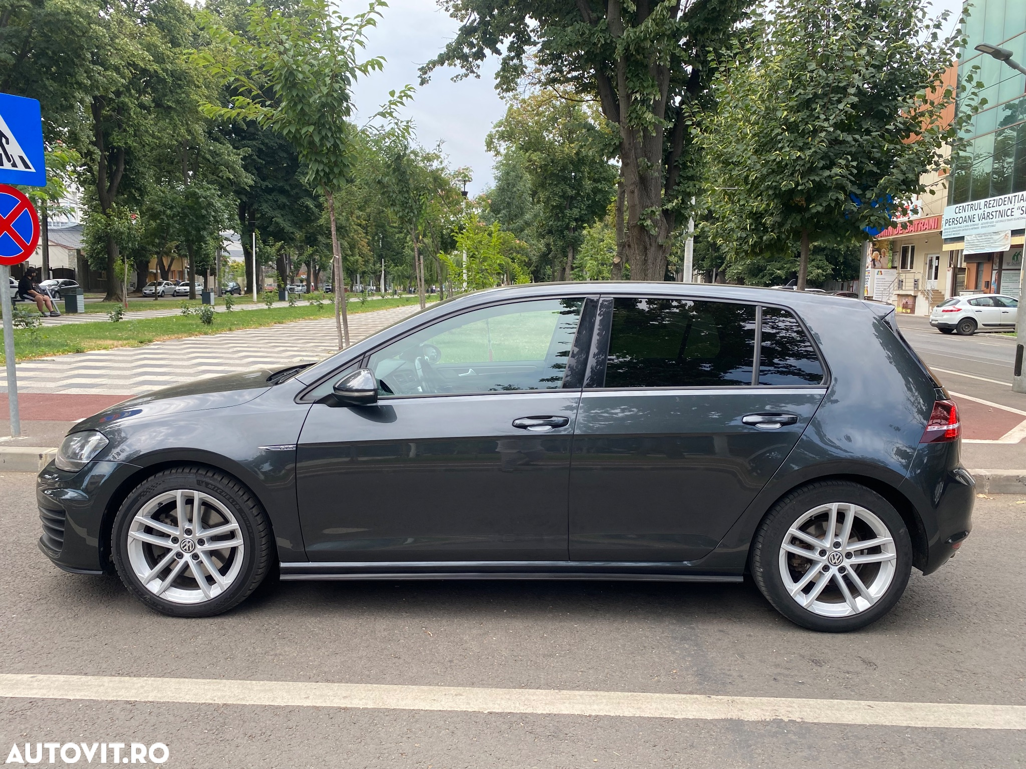 Volkswagen Golf 2.0 TDI DPF BMT GTD - 4