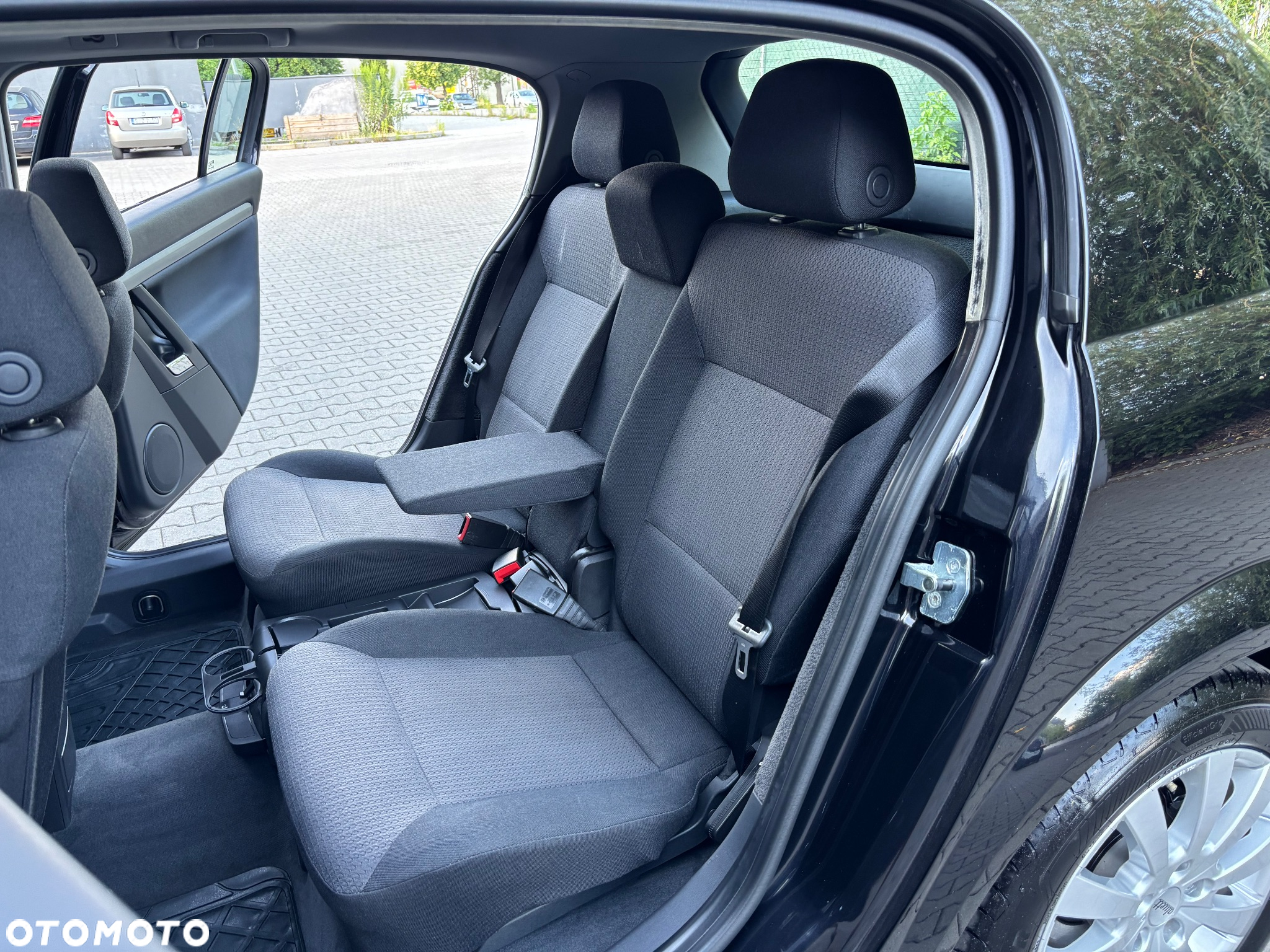 Opel Signum 2.2 - 24