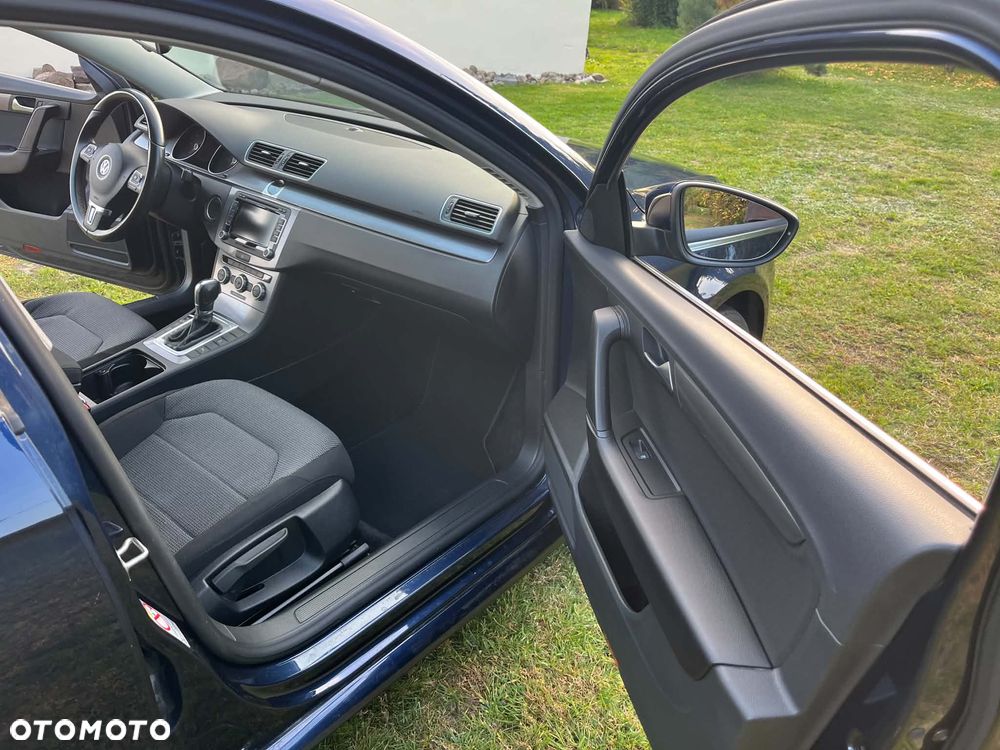 Volkswagen Passat 2.0 TDI DSG BlueMotion Technology Highline - 30