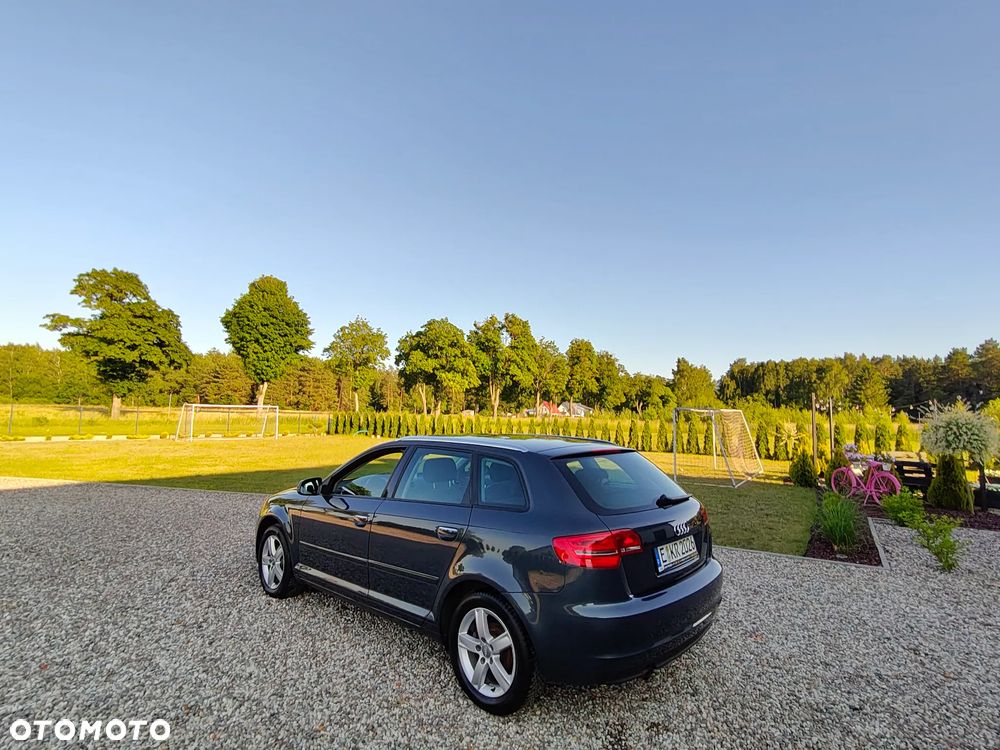 Audi A3 Sportback 1.6 Ambiente - 23