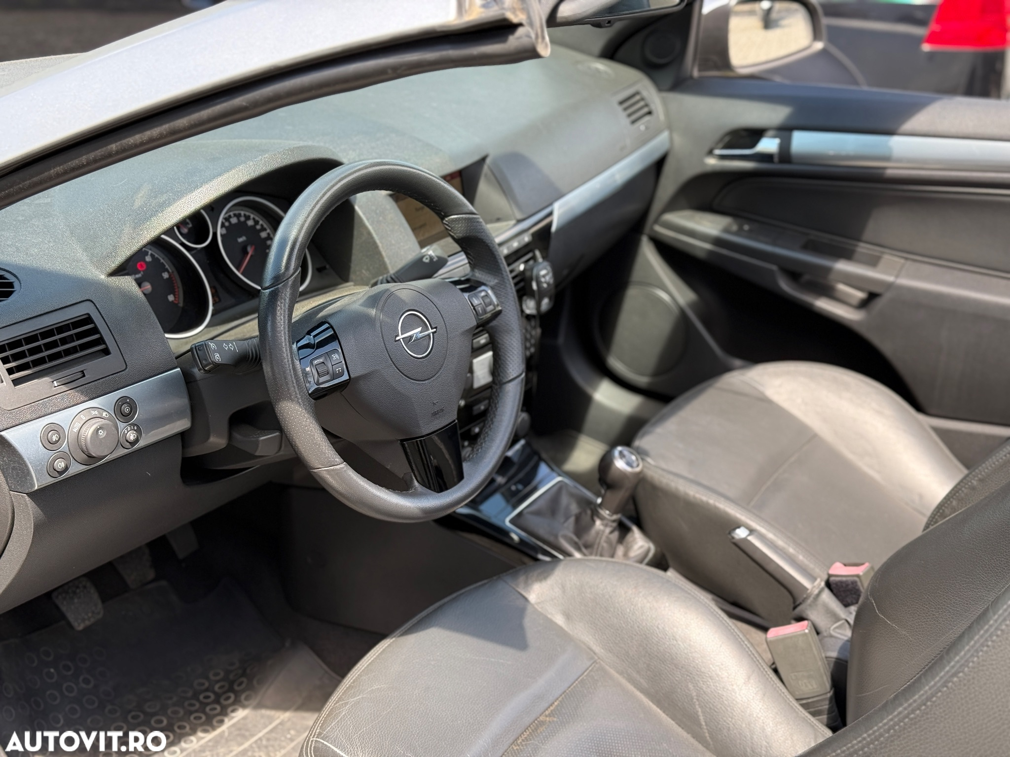Opel Astra GTC 1.9 CDTI Sport - 4