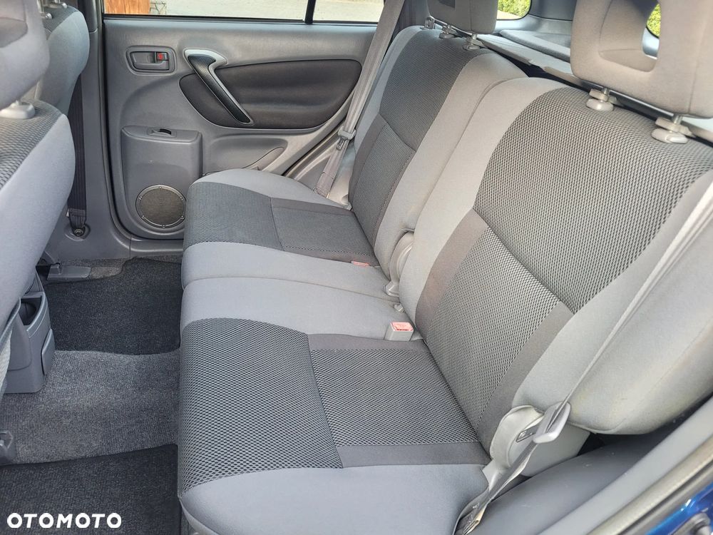 Toyota RAV4 2.0 VVT-i 4x4 - 12