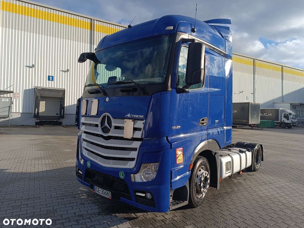 Mercedes-Benz ACTROS - 11