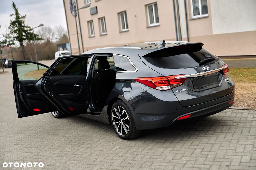 Hyundai i40 Kombi 1.7 CRDi DCT Premium - 17