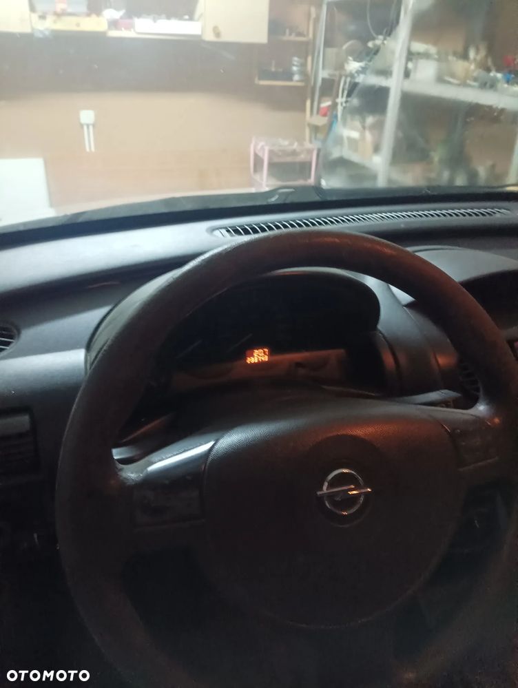 Opel COMBO - 4