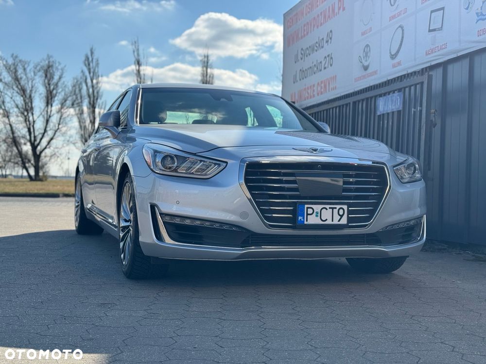 Genesis G90 - 22