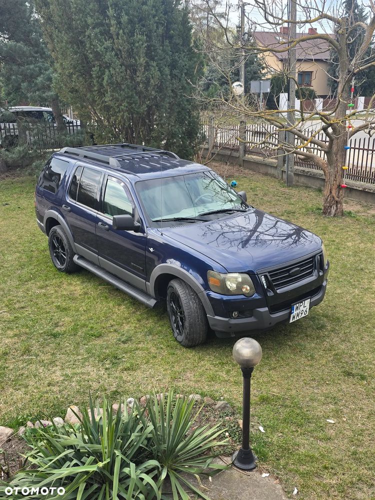 Ford Explorer - 1
