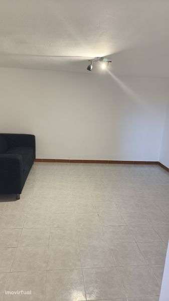 Casa T1 para arrendar em Torres Vedras - Grande imagem: 4/8