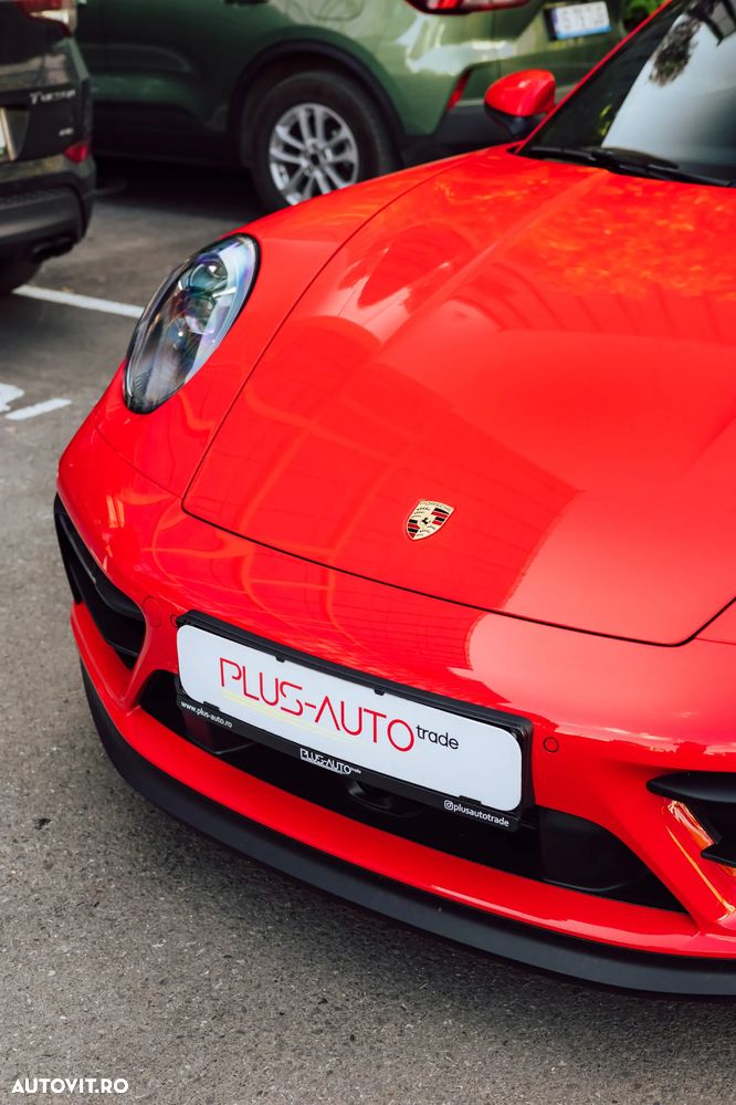 Porsche 911 Carrera 4 GTS PDK - 5