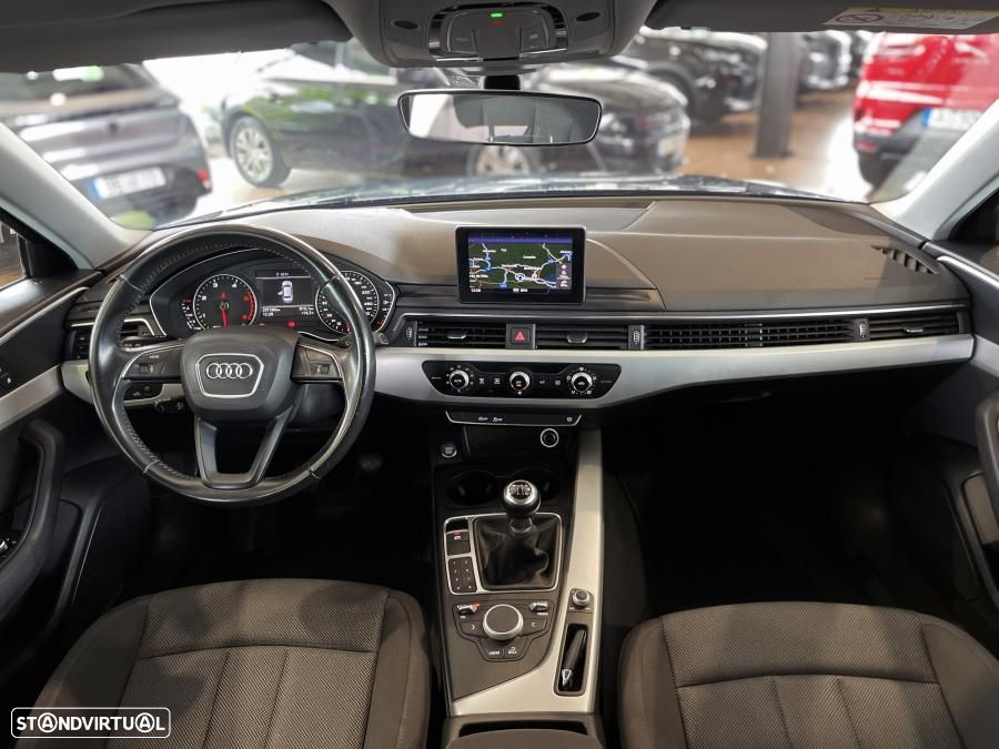 Audi A4 Avant 2.0 TDI Advance - 26