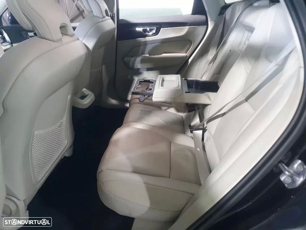 Volvo XC 60 2.0 D3 Momentum - 14