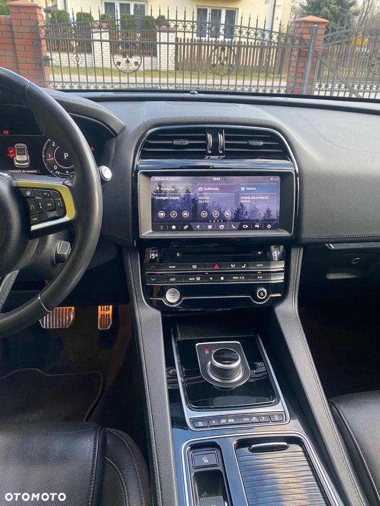 Jaguar F-Pace - 13
