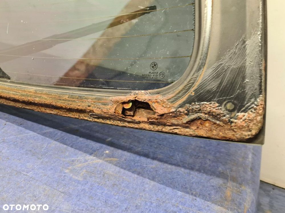 BMW 5 E39 TOURING SZYBA TYLNA - 10
