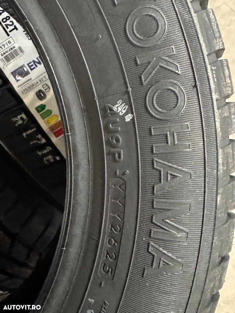 Vând 4 anvelope 175/65/14 Yokohama de iarnă noi - 4