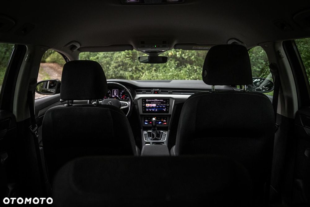 Volkswagen Passat Variant 2.0 TDI SCR DSG Elegance - 10
