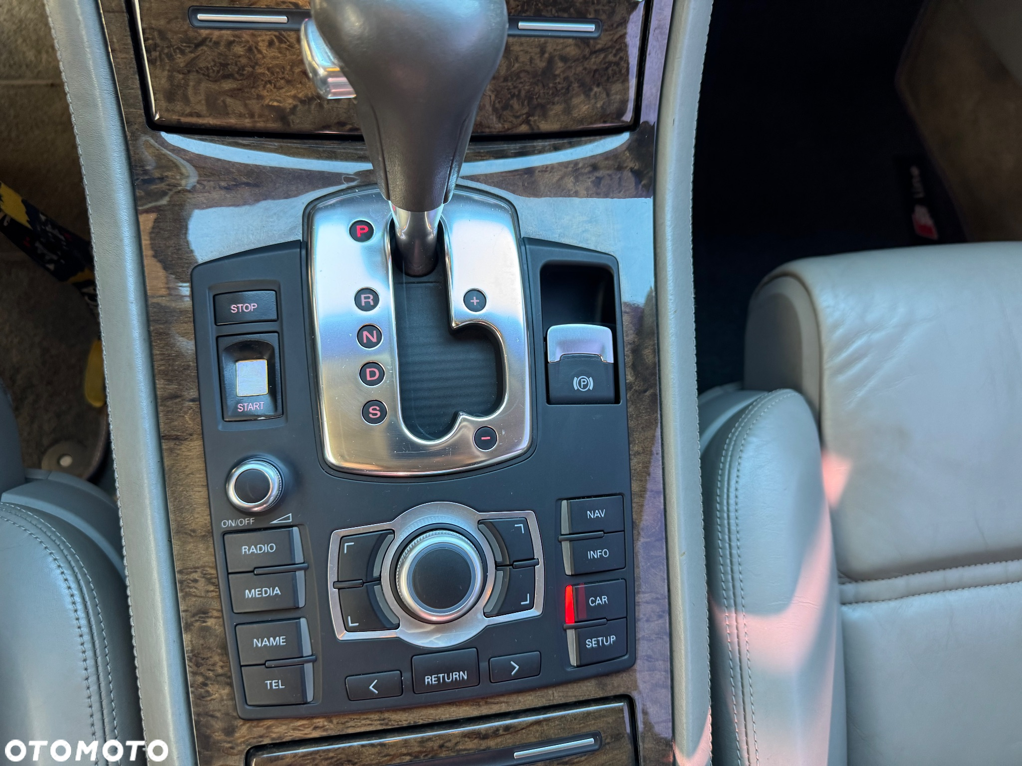 Audi A8 6.0 Quattro - 19