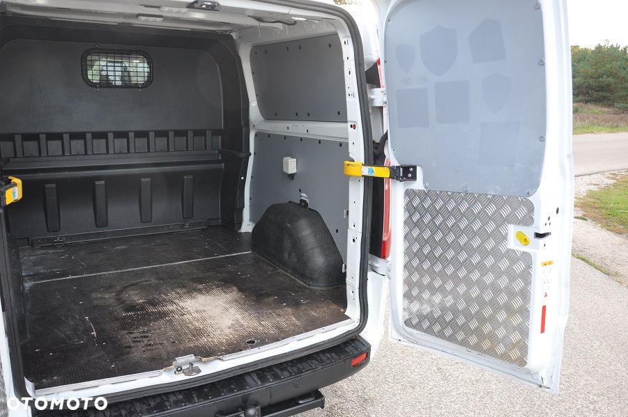 Ford Transit Custom 300 L2H1 Limited (bryg.) - 16