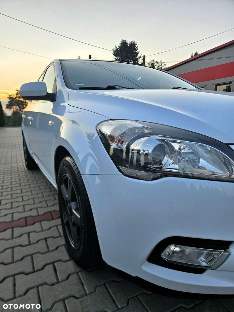 Kia Ceed 1.6 CRDi 90 ISG Spirit - 15