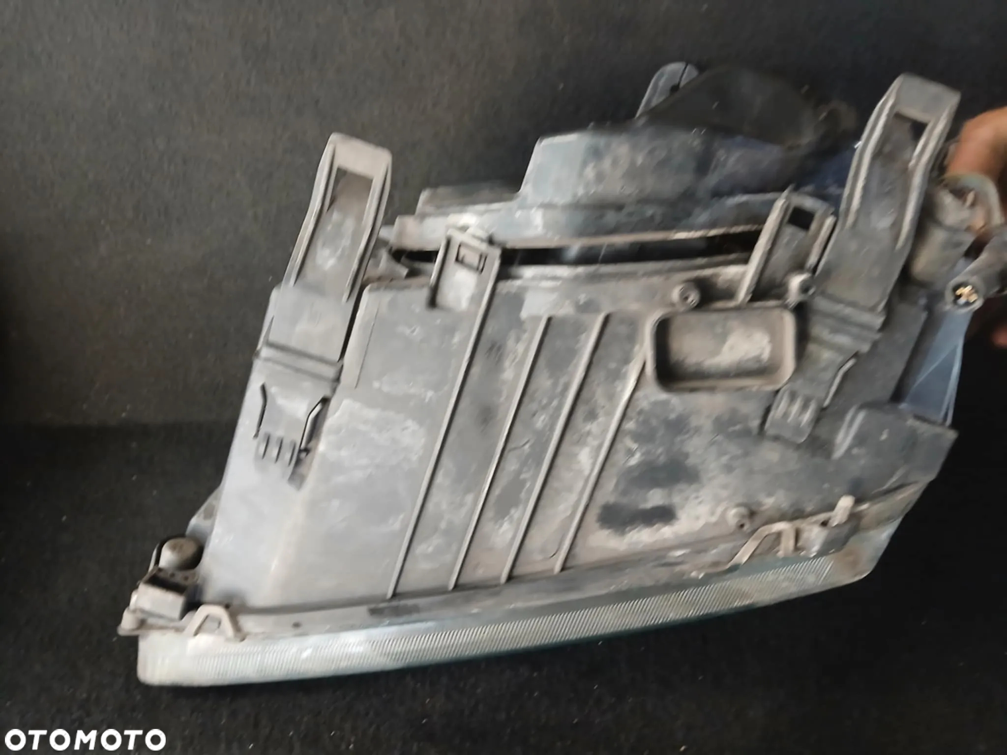 Ford Focus Mk2 Lampa przednia lewa, prawa czarny środek - 9