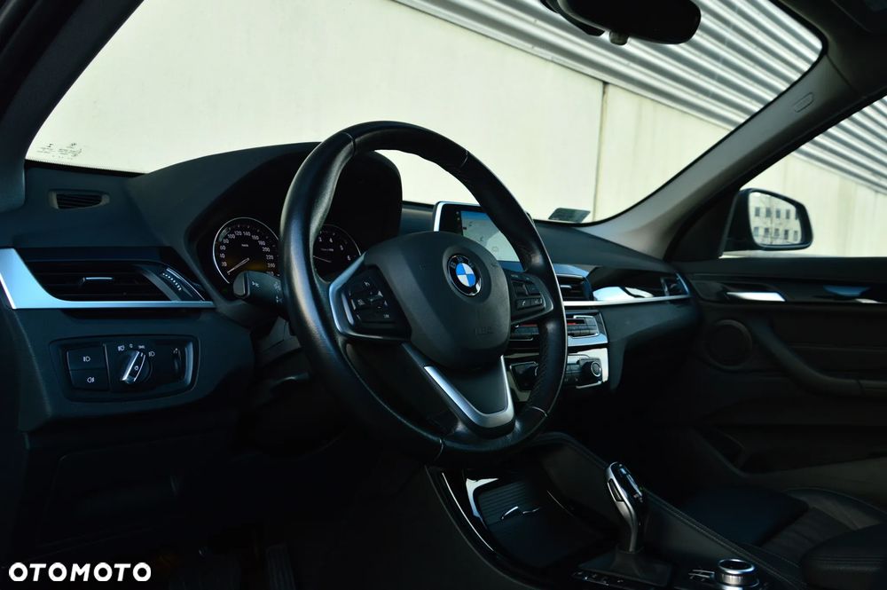 BMW X1 sDrive18i xLine - 12