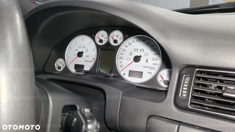 Audi A6 ver-a6-2-7t-quattro - 36