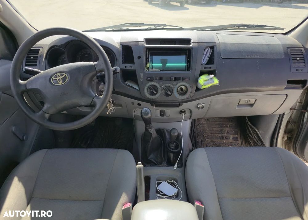 Toyota Hilux 4x4 Double Cab - 5