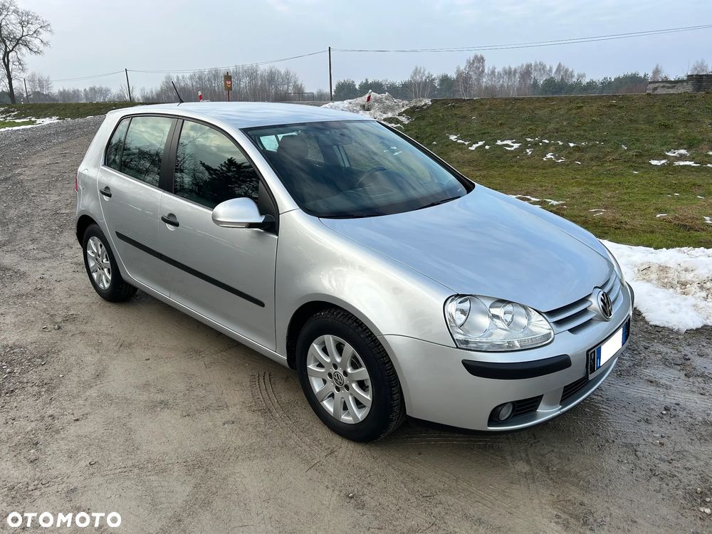 Volkswagen Golf - 22