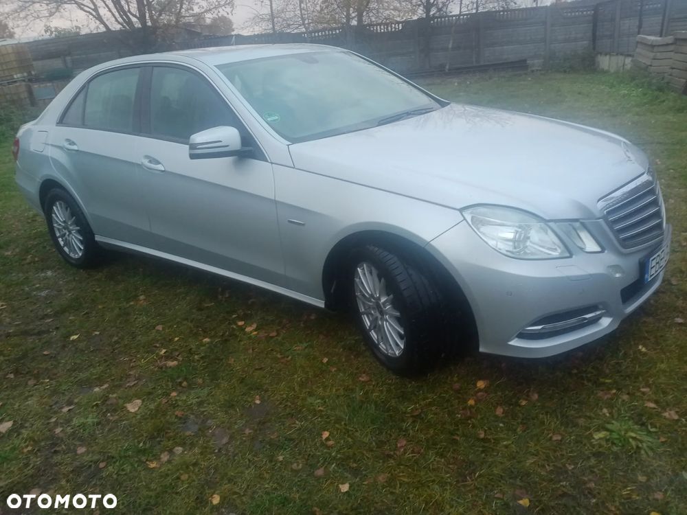 Mercedes-Benz Klasa E 220 CDI DPF BlueEFFICIENCY Automatik - 9