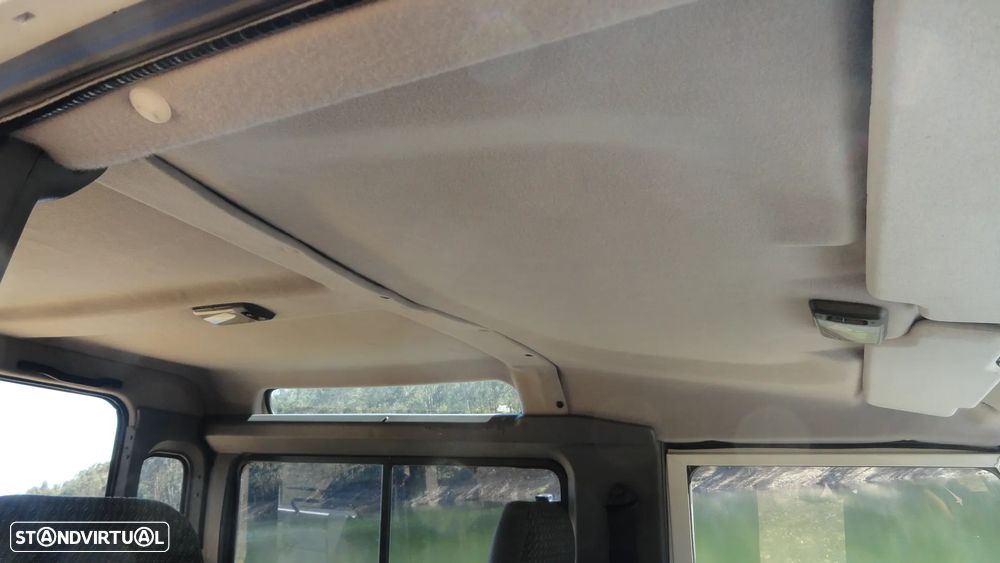Land Rover Defender 90 2.5 TDi Metal Top - 22